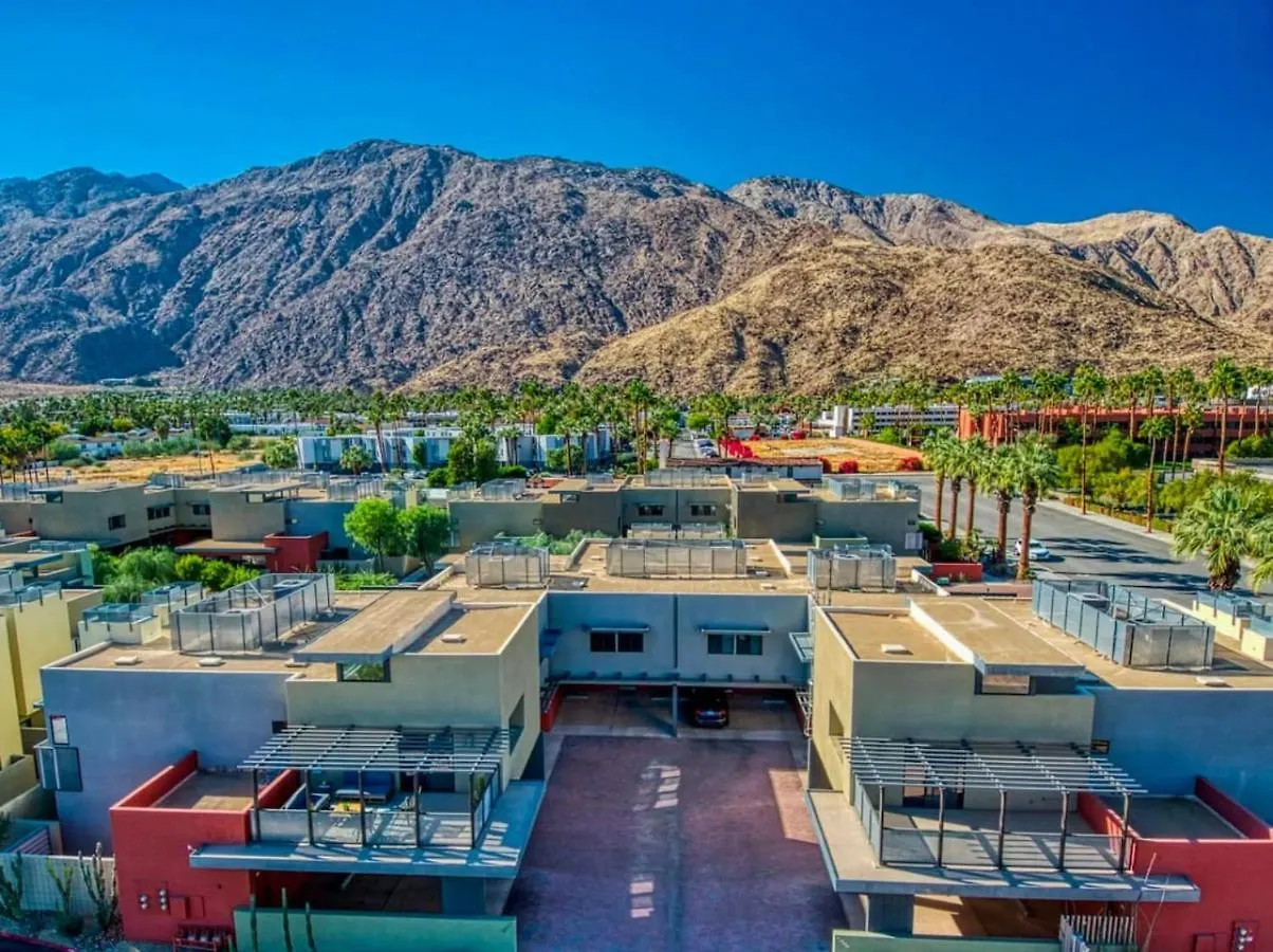 Holiday home La Mirage Contemporary Home Plus Pool Exclusively Month Plus Palm Springs