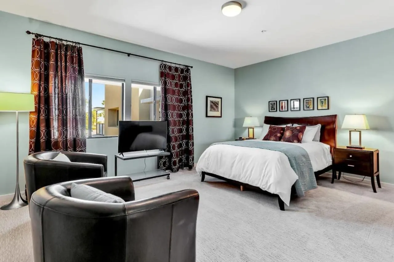 La Mirage Contemporary Home Plus Pool Exclusively Month Plus Palm Springs