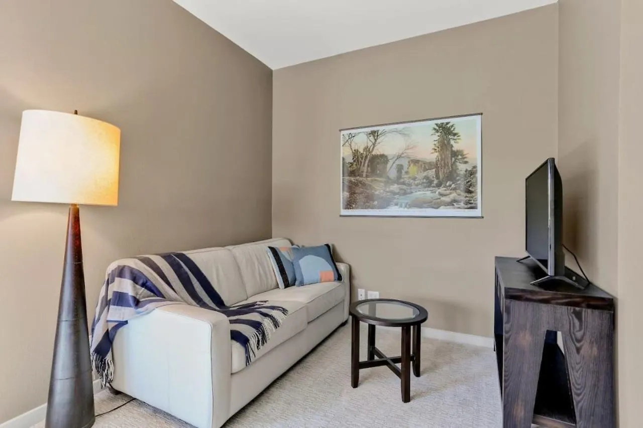 La Mirage Contemporary Home Plus Pool Exclusively Month Plus Palm Springs Holiday home