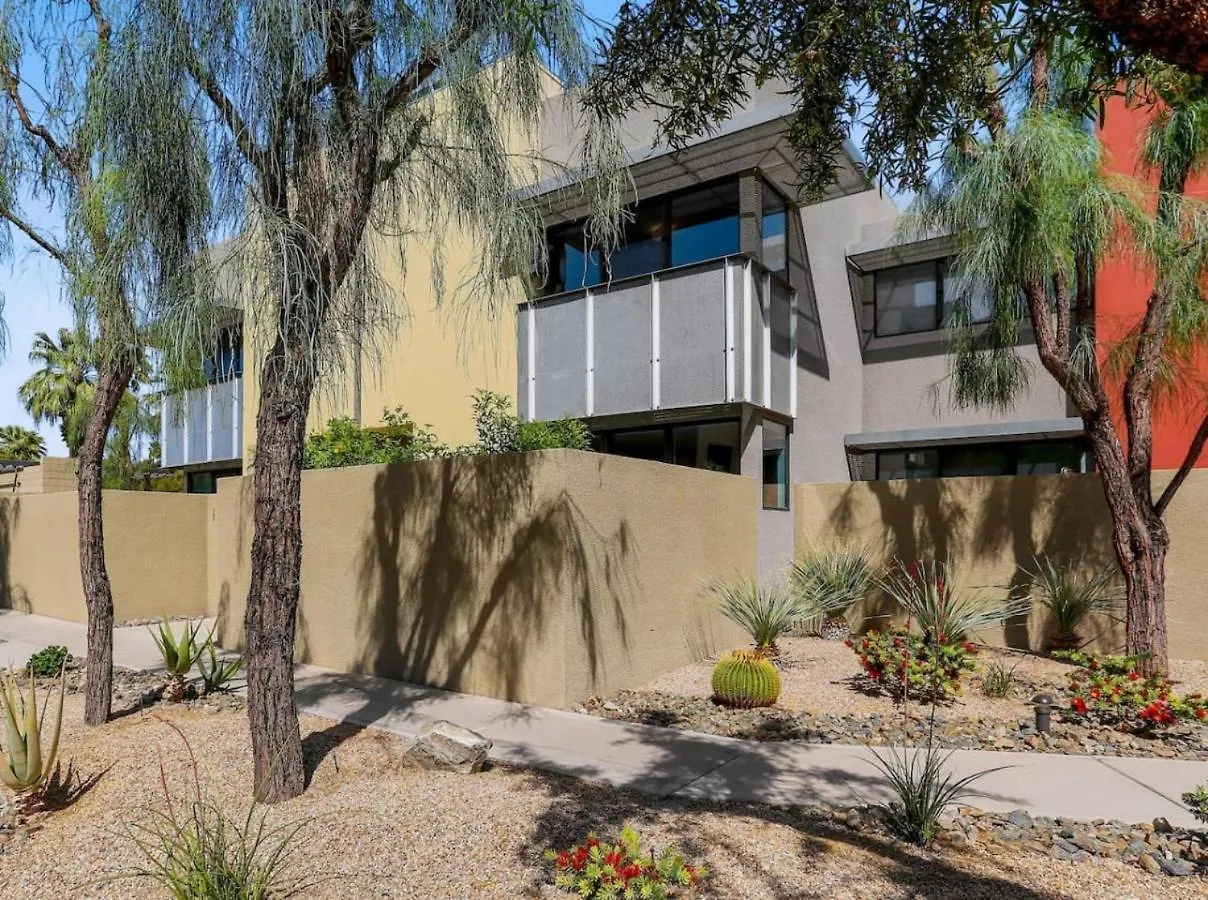 La Mirage Contemporary Home Plus Pool Exclusively Month Plus Palm Springs